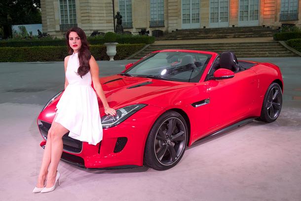Jaguar F-Type avec Lana Del Rey