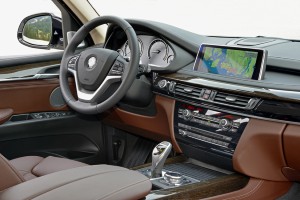 tableau bord et volant nouveau BMW X5
