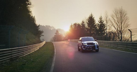 SUV Range Rover Sport SVR 2015