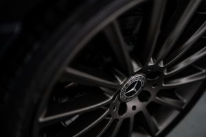 Pneu et jante voiture Mercedes