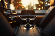 Levier de vitesse d'une voiture automatique vue depuis la banquette arrière
