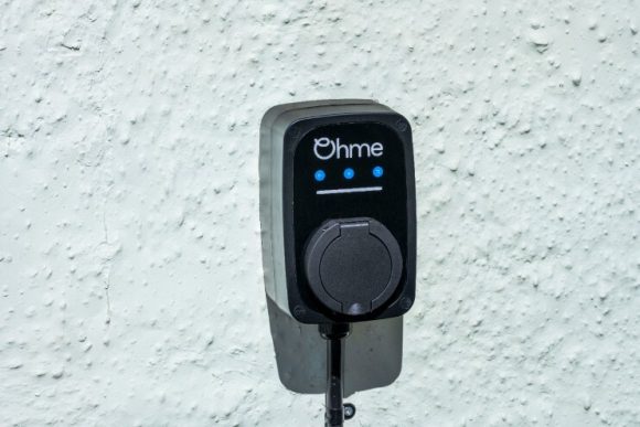 Borne de recharge individuelle pour voiture électrique