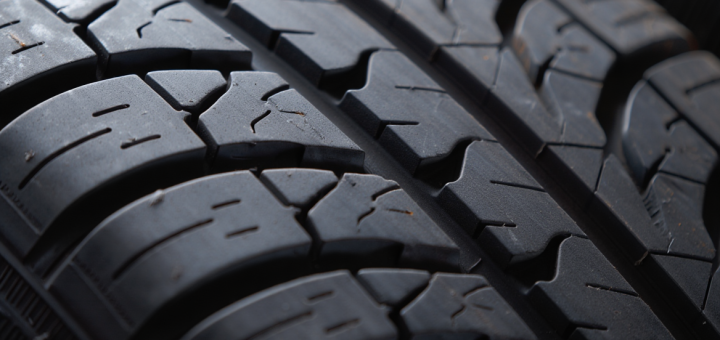 Bande de roulement d'un pneumatique